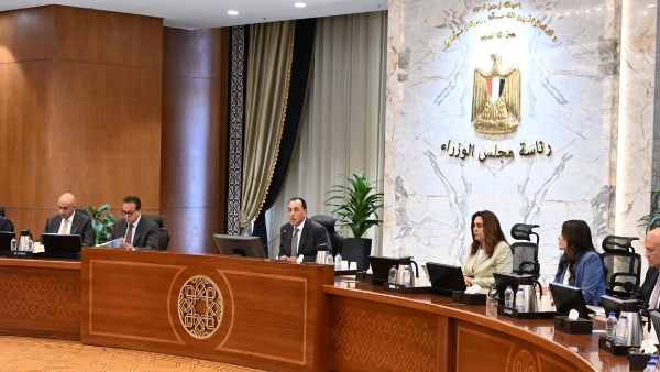 مدبولي: اعتماد كامل على الطلمبات المصنعة محلياً في مشروعات الصرف الصحي بحياة كريمة