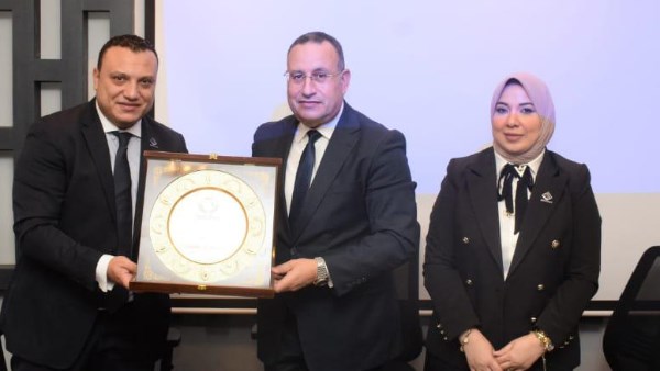 وزير التعليم العالي في ضيافة تنسيقية شباب الأحزاب والسياسيين