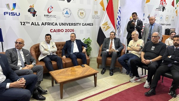 قنصوة وصبحي يتفقدان غرفة عمليات «القاهرة 2026» ومقار إقامة الوفود بجامعة عين شمس