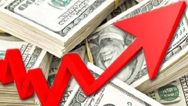 الدولار يتجاوز 52 جنيهًا في عدة بنوك.. والمصري الخليجي يسجل 52.28 جنيه