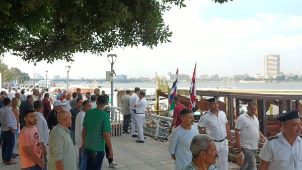 تنفيذ حملة مكبرة لإزالة التعديات و الإشغالات الواقعة بنطاق مشروع ممشى أهل مصر.. صور