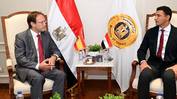 مصر وإسبانيا تعززان الشراكة الصناعية.. استثمارات جديدة ونقل تكنولوجيا لدعم التصنيع المحلي