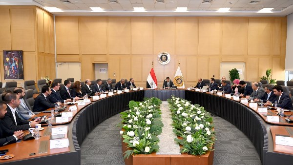 وزارة الصناعة تضع خارطة طريق لقطاع الأسمنت لتعزيز استقرار السوق وزيادة الصادرات