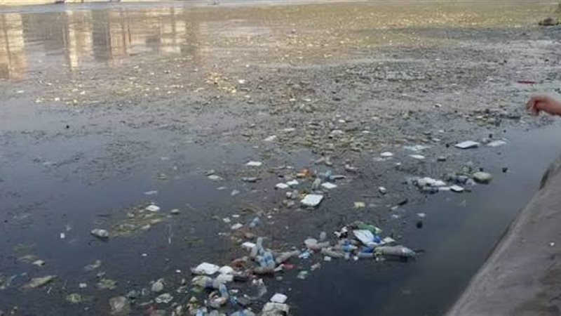 ما حكم إلقاء القمامة والحيوانات النافقة في مياه النيل والترع؟ الإفتاء تجيب