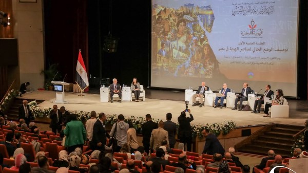 في مؤتمر علمي بالإسكندرية.. خبراء يرصدون تحولات الهوية المصرية ودور الأسرة والإعلام والتعليم في حمايتها