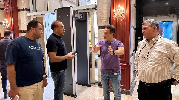 رئيس البيت الفني يتفقد مسرح مصر استعدادا لافتتاحه
