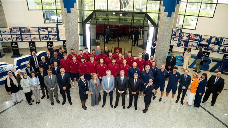 فريق برشلونة في ضيافة مصر للطيران بالقاهرة