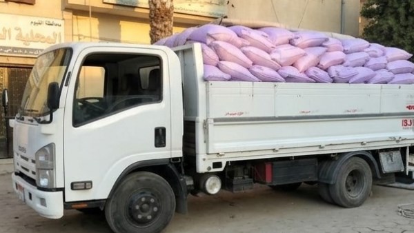 ضبط 10 أطنان دقيق بلدي مدعم معاد تعبئته في شكائر أخرى بالفيوم