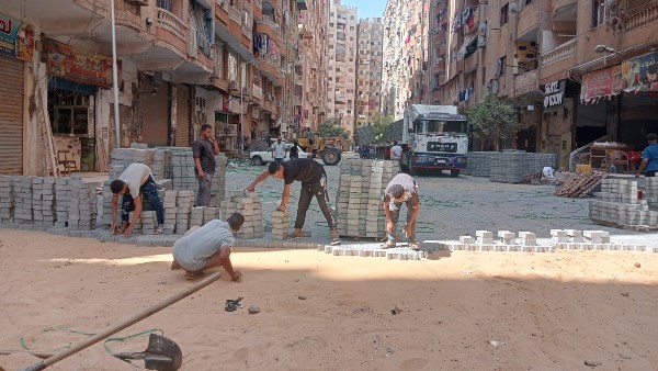 لتحسين مستوى الخدمات.. محافظ الجيزة يتابع مشروعات الرصف والتطوير الجارية بحي بولاق الدكرور