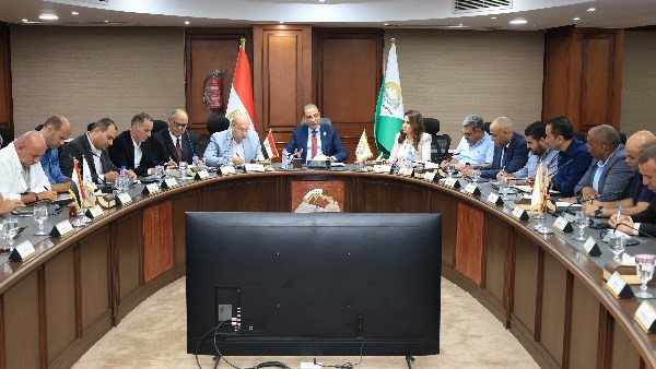 محافظ الجيزة يعتمد الاشتراطات البنائية المؤقتة لـ52 قرية