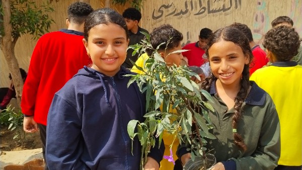 إطلاق حملات توعوية وتدريبية على التشجير بمدارس الجيزة ضمن تحضر للأخضر