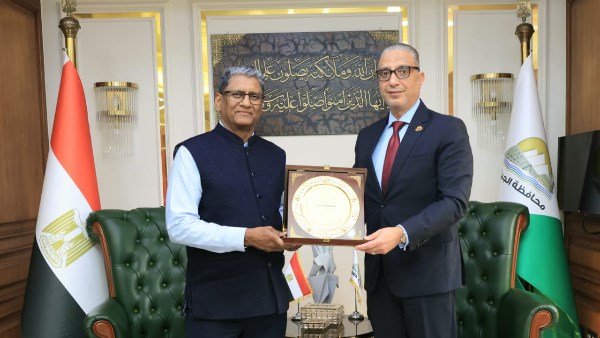 محافظ الجيزة يلتقي سفير جمهورية الهند بالقاهرة لبحث سبل تعزيز التعاون المشترك