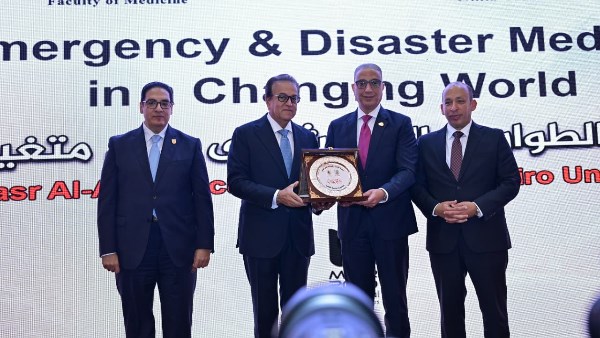محافظ الجيزة يشارك في فعاليات الجلسة الافتتاحية للمؤتمر السنوي لكلية طب قصر العيني بجامعة القاهرة
