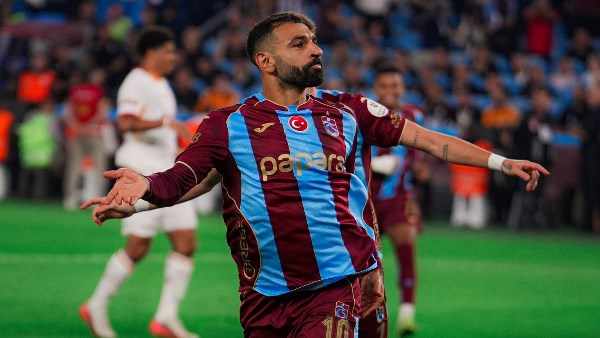 محمد صلاح يفتح دفتر “الهاتريك” من جديد.. 9 ثلاثيات و7 أهداف مع طرابزون سبور في 6 مباريات