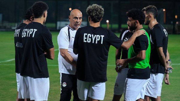 حسام حسن في انتظار 5 محترفين.. متى تكتمل صفوف منتخب مصر قبل ضربة بداية تصفيات أفريقيا؟