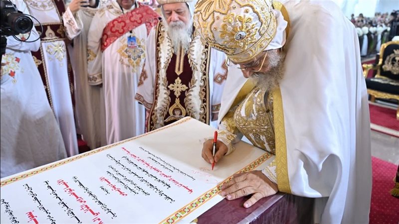 قداس تاريخي وترقية عدد من الكهنة، تدشين المبنى الجديد لمطرانية ملوي بحضور البابا