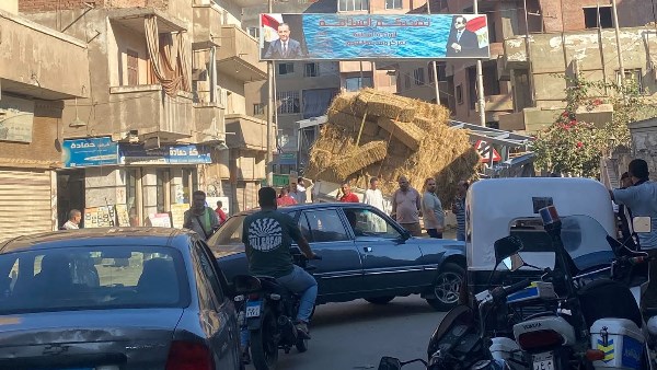 بعد ساعات من تركيبه.. اصطدام سيارة بالحاجز الحديدي أعلى كوبري الباجور بالمنوفية