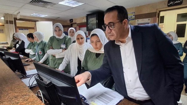 عميد معهد الكبد بالمنوفية يتابع ميدانيًا العمل وجودة الخدمات المقدمة للمرضى