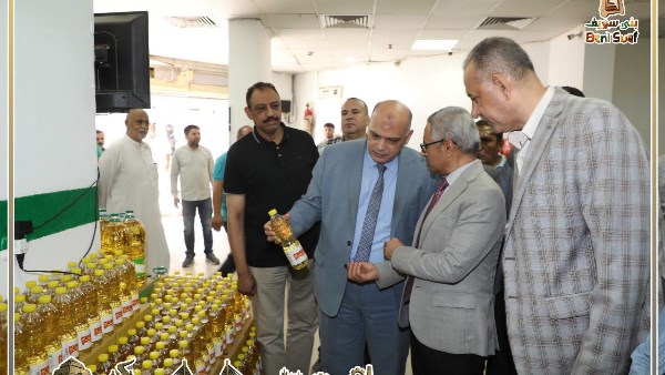 محافظ بني سويف يتفقد المجمعات الاستهلاكية ويتابع انخفاض أسعار عدد من السلع الأساسية