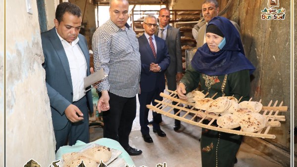 محافظ بني سويف يتفقد عددًا من المخابز والخدمات والنظافة والإشغالات بمركزي سمسطا وببا