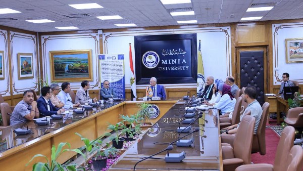 جامعة المنيا تستعد لزيارة لجان الاعتماد لحصول بعض الإدارات على الآيزو الإداري