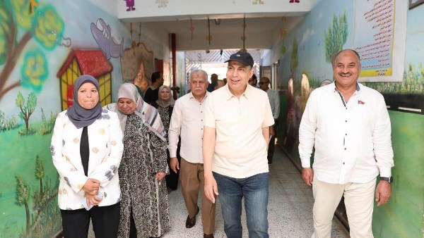 محافظ مالمنيا يتفقد مدارس بني مزار.. تخصيص أرض لإنشاء مدرسة رسمية للغات