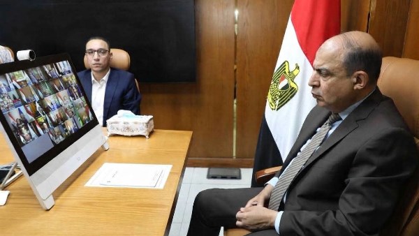 محافظ المنيا يشارك في اجتماع مجلس المحافظين لاستعراض الملفات الخدمية والتنموية
