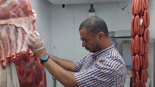 محافظ المنيا: ضبط 400 كيلو لحوم ومنتجاتها وتحرير 8 محاضر