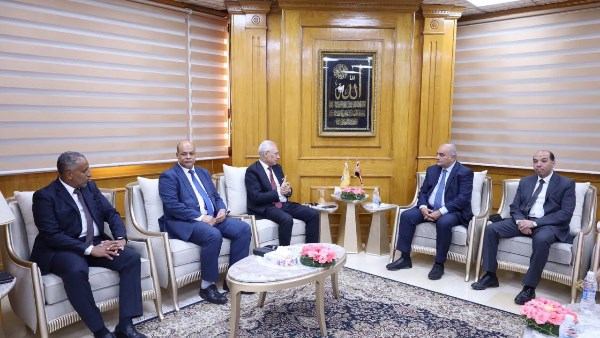 وفد من المالية يناقش تجربة جامعة المنيا لتعظيم الموارد والاستفادة من الأصول