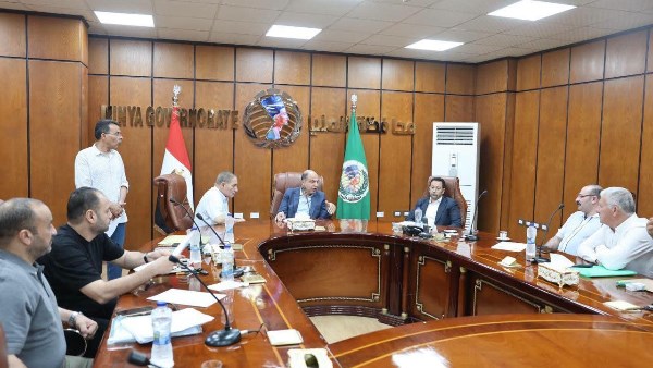 محافظ المنيا يلتقي أعضاء مجلسي النواب والشيوخ لبحث عدد من الملفات الحيوية