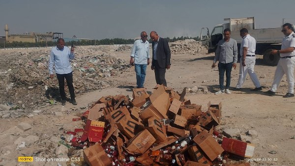 إعدام 600 زجاجة خمور متنوعة ومجهولة المصدر بسمالوط في المنيا