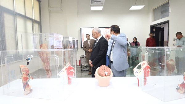 افتتاح 5 معامل مُتخصصة بكليتي الطب والعلاج الطبيعي بجامعة المنيا الأهلية