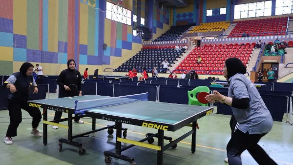 منافسات قوية بين الجامعات في الألعاب الفردية والزوجية والجماعية بجامعة المنيا