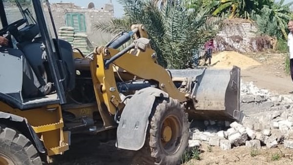 أسيوط.. إزالة 48 حالة تعد واسترداد 40 فدانًا من أراضي أملاك الدولة