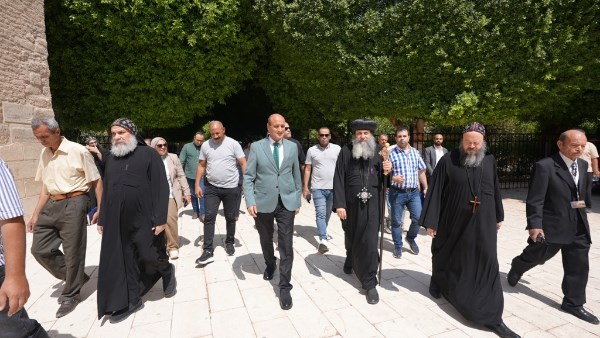أطول فترة مكثت بها العائلة المقدسة.. محافظ أسيوط يتفقد دير المحرق بجبل قسقام بالقوصية
