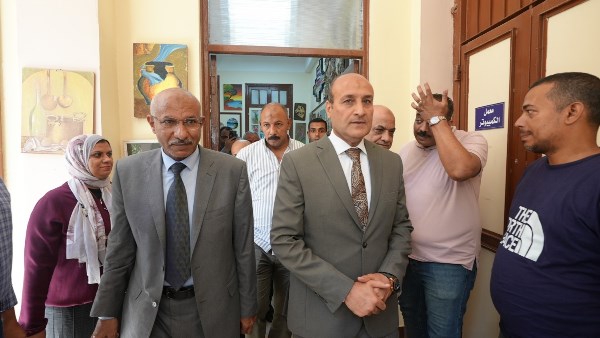 استعدادًا للدراسة.. محافظ أسيوط يتابع جاهزية المدارس ويكشف تفاصيل خطة التطوير
