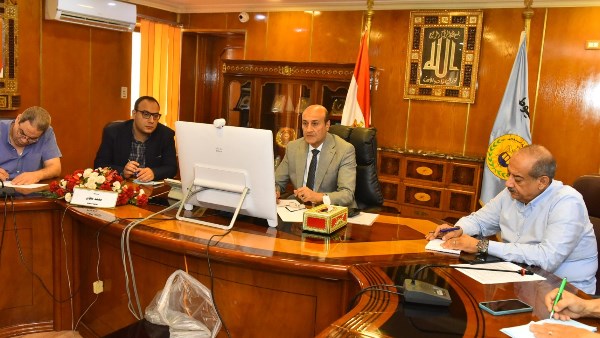 محافظ أسيوط يشارك في اجتماع مجلس المحافظين