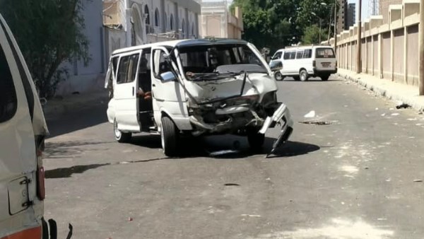 بينهم 6طالبات.. إصابة 8 أشخاص في تصادم سيارتين أمام كلية البنات بأسيوط
