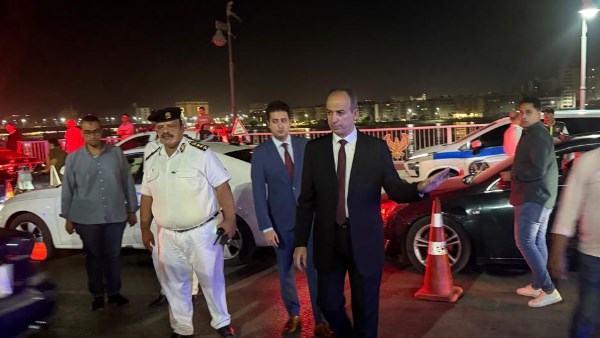 ليلاً في شوارع سوهاج.. مدير الأمن يقود حملة مرورية مكبرة ويفحص تراخيص السيارات بنفسه