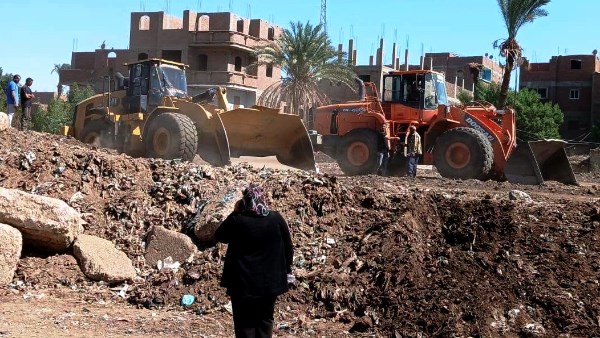 رفع 250 طن قمامة ومخلفات خلال حملة نظافة مكبرة بإدفا في سوهاج