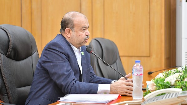 محافظ قنا يوجه بتسريع وتيرة تقنين أراضي الدولة ومحاسبة المقصرين