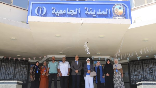 نائب رئيس جامعة قنا يتفقد استعدادات المدن الجامعية لاستقبال الطلاب