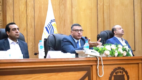 خلال اللقاء المفتوح.. محافظ قنا يبحث 260 طلبا وشكوى للمواطنين بمختلف القطاعات