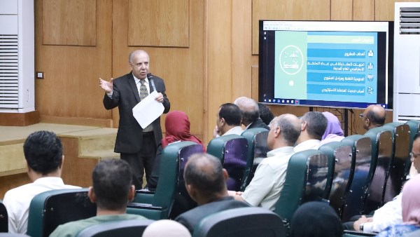 محافظ قنا يستعرض تحديث المخطط الإستراتيجي لمدينة الوقف