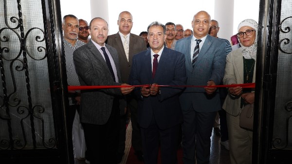 رئيس جامعة قنا يفتتح أعمال تطوير مبنى كلية الاعلام