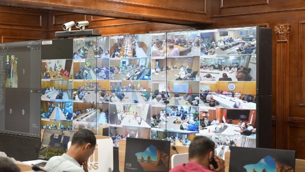 محافظ قنا: تحديث قواعد البيانات لمواجهة التعديات والحفاظ على أراضي الدولة