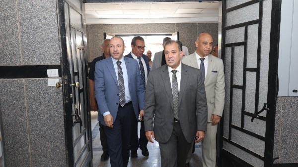 رئيس جامعة قنا يتفقد مركز خدمات ذوي الإعاقة للوقوف على مستوى الخدمات المقدمة للرواد