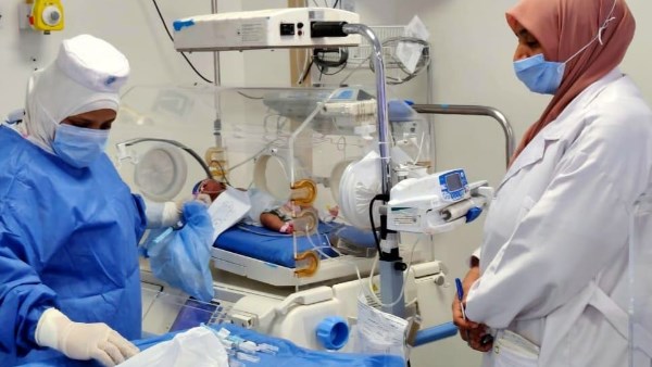 بعد 10 سنوات تليّف .. معلم من المنوفية يروي رحلة الوصول لزراعة الرئتين