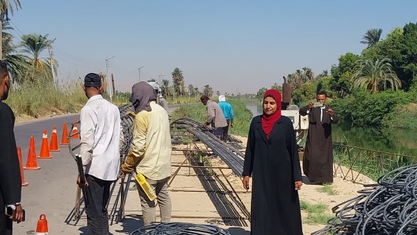بدء أعمال معالجة انهيار الطريق الغربي السريع بإسنا جنوب الأقصر