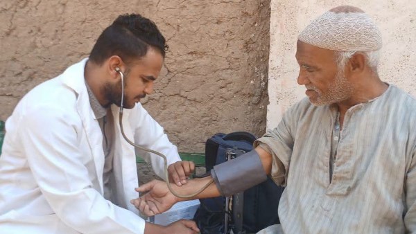 استمرار فعاليات مبادرة 100 يوم صحة بالأقصر.. فرق طبية ثابتة ومتحركة بإسنا والقرنة